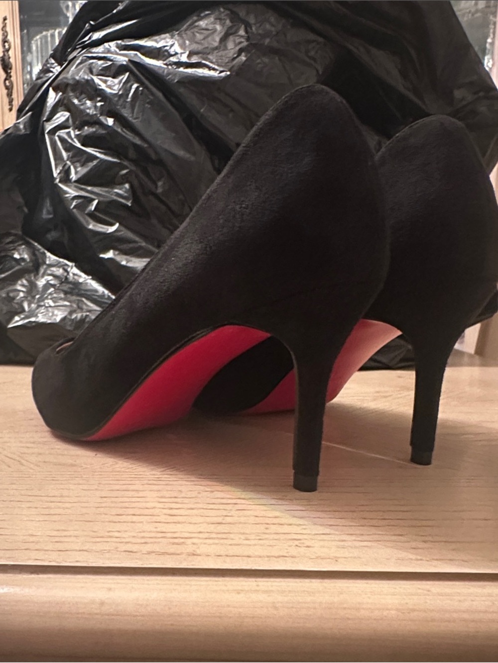 Stylish Black Suede Pointed-Toe Pumps - Picture 3 of 4